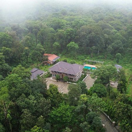 Coffee & Mist Luxury Villa- Comp Breakfast, Pool, Lounge, And Coffee Estate By Stayvista Madikeri Exterior photo