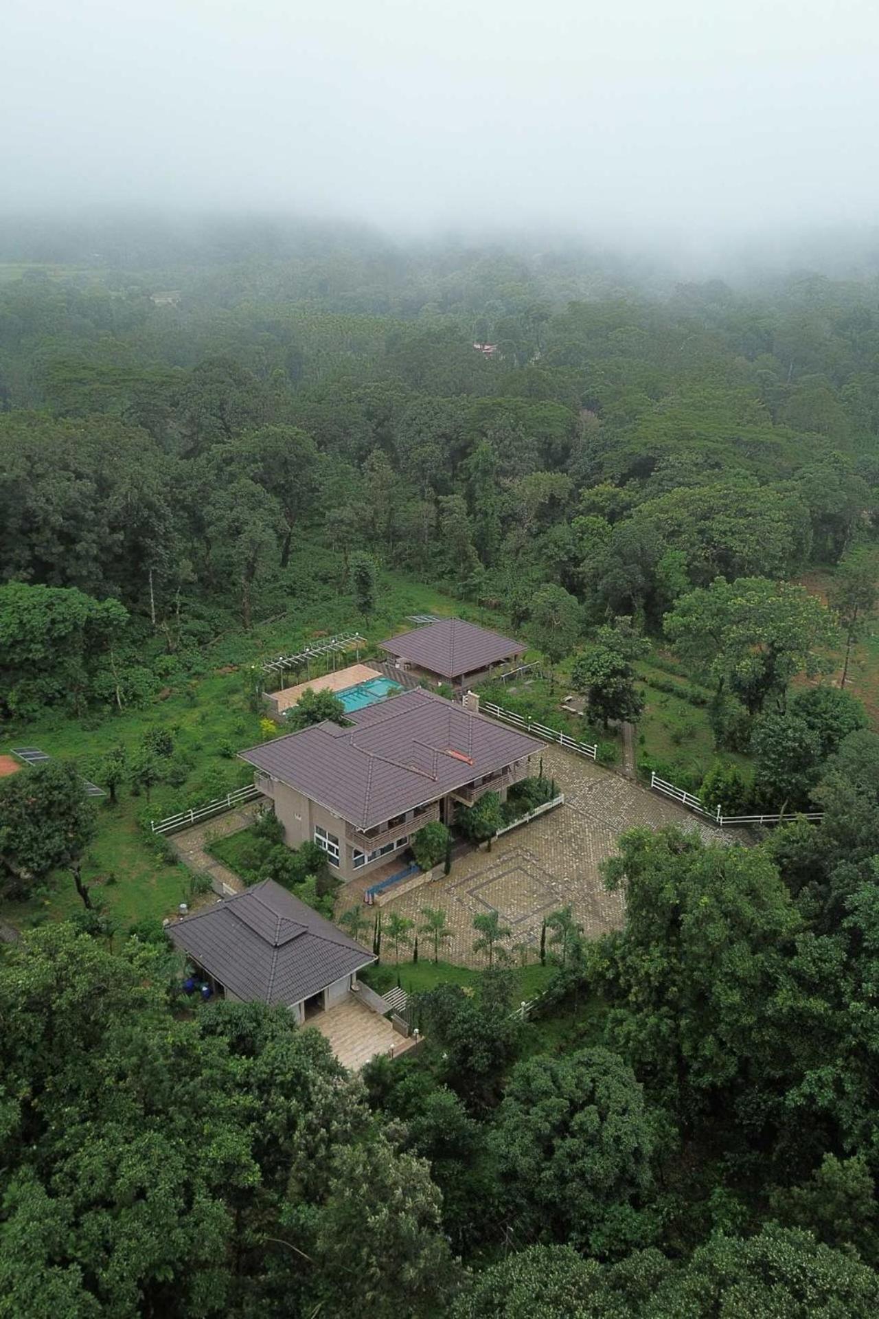 Coffee & Mist Luxury Villa- Comp Breakfast, Pool, Lounge, And Coffee Estate By Stayvista Madikeri Exterior photo